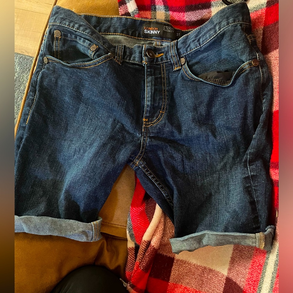 Tilly’s Rsq London skinny denim cutoff size 31